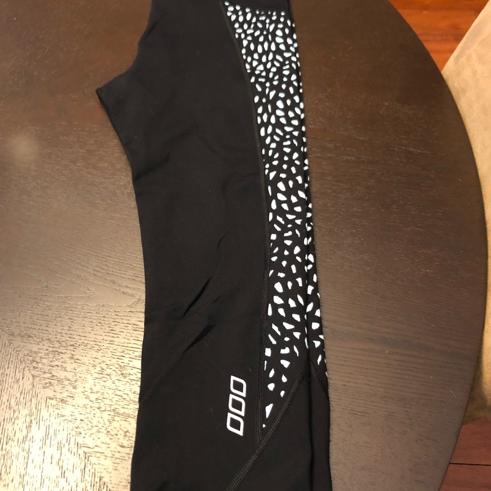 Lorna Jane Capri style gym leggings